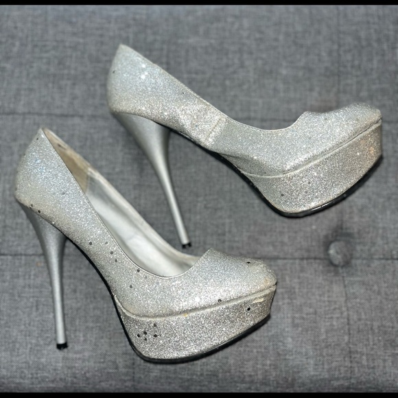 Deb Silver Glitter/Sequin Platform Heels 7 - Picture 2 of 7